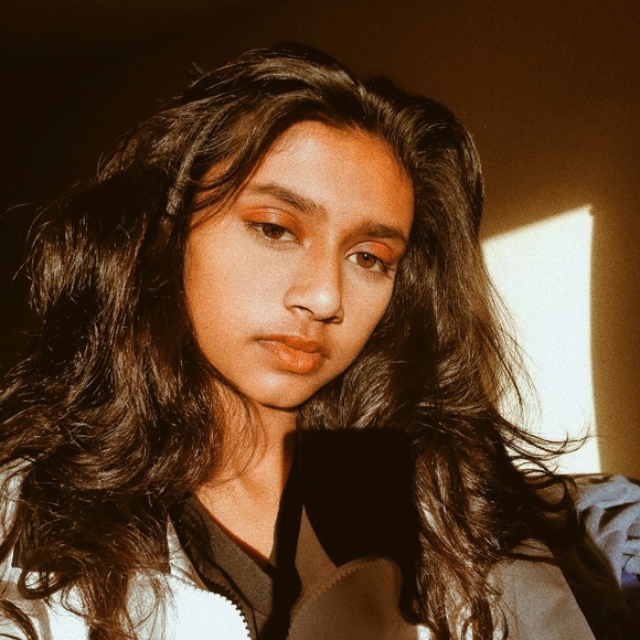 Meet your Posher, Jessica - Picture 1 of 1